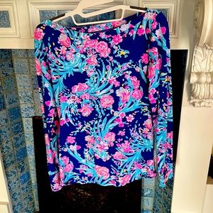 Lilly Pulitzer long sleeve T-shirt size Medium Boat neck